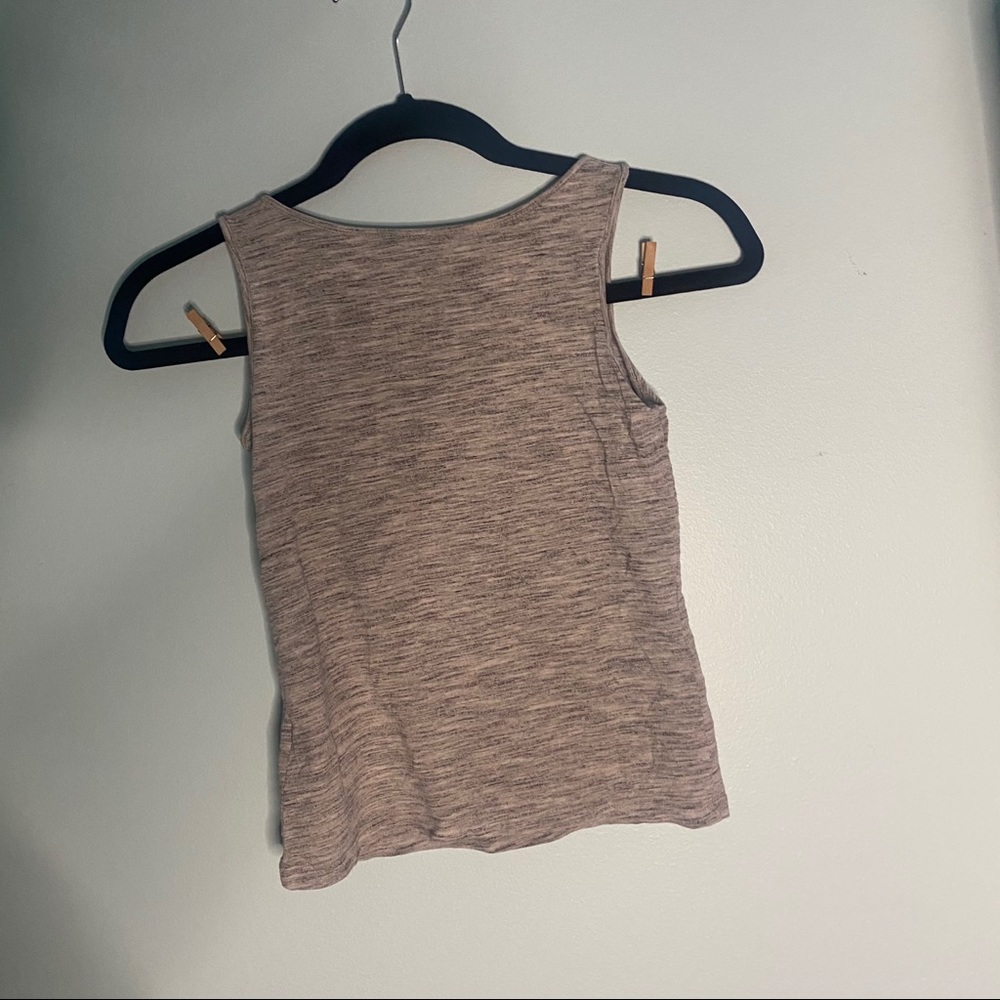 t-shirt/crop - Picture 2 of 3
